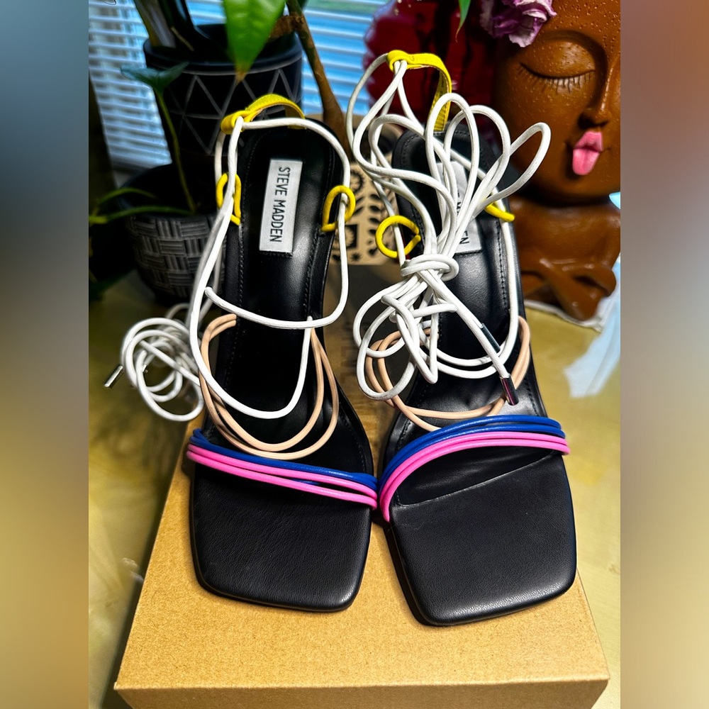 Steve Madden Tie Sandals